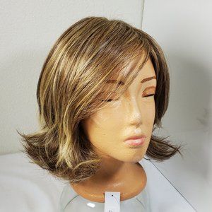 Hairdo Heat-Friendly Wavy Wig Highlights NWT